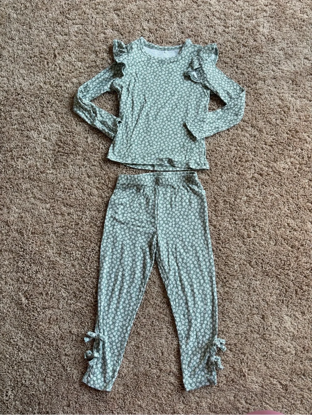 3T-4T Green Floral Ruffle-Shoulder Pajama Set: Posh Peanut Long Sleeve